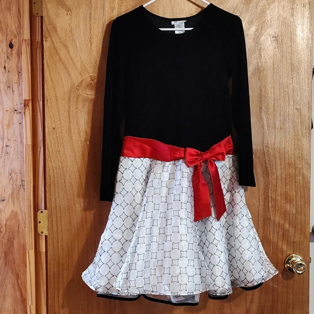 Bonnie Jean Girls Formal Dress Black Velvet Shimmery Full Skirt Red Ribbon 16